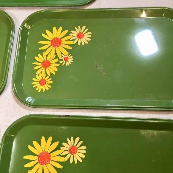 VTG Groovy Daisy Floral Metal Trays Set of 7